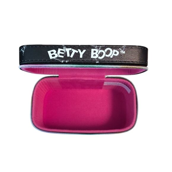Betty Boop In Paris Black Pink Printed Hardcase Make Up Carrying Case NWT - Picture 10 of 12